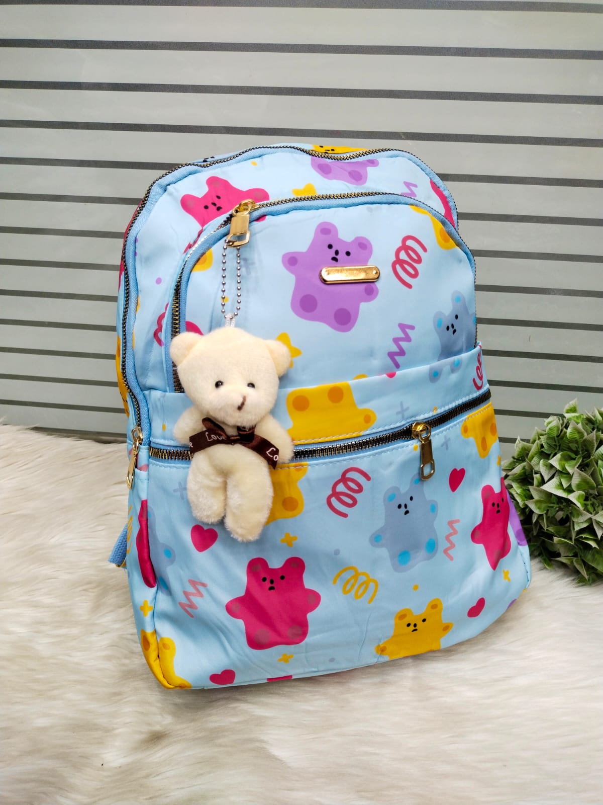 Fashion backpack with trendy prints